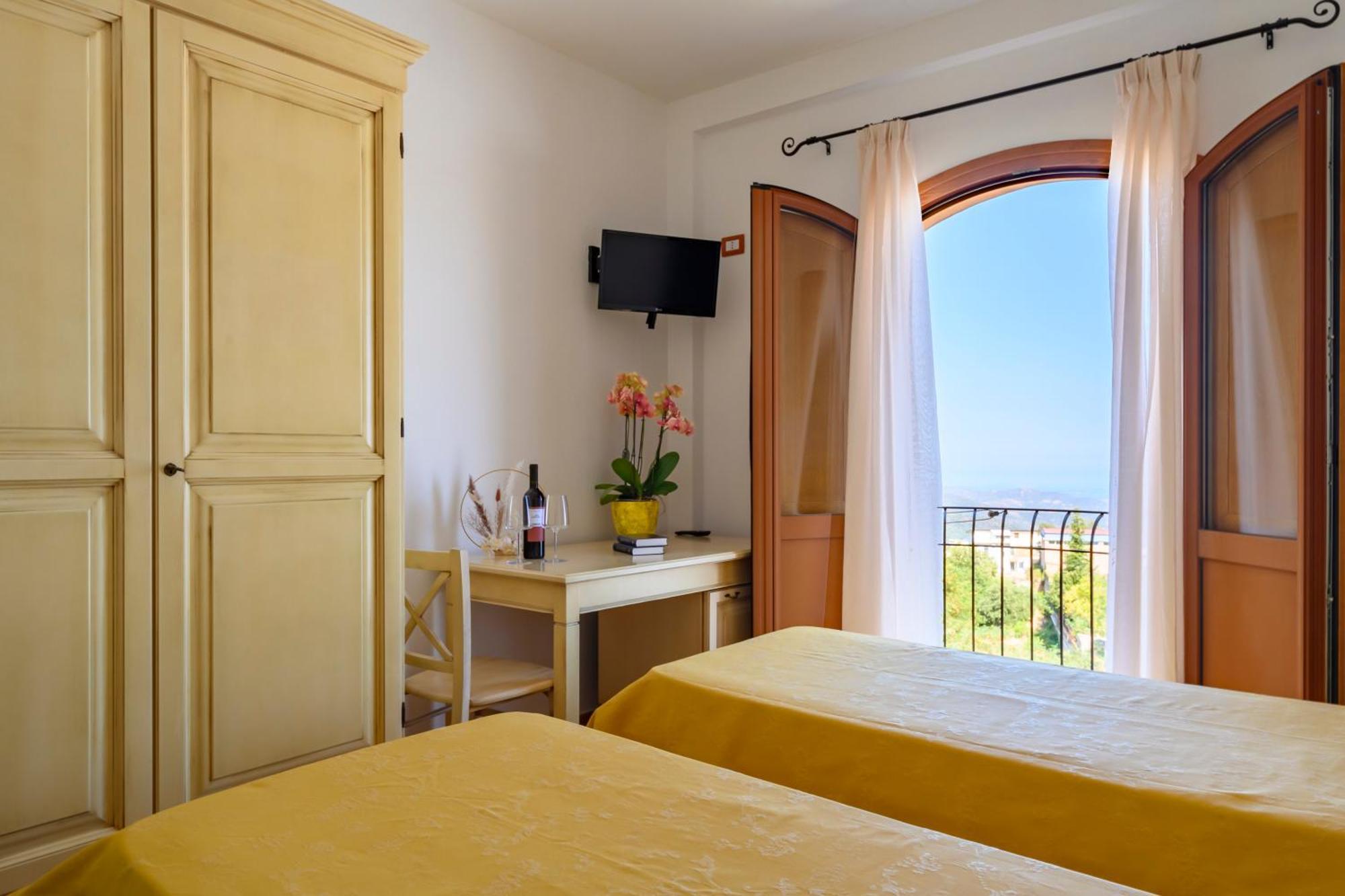 Hotel Marie Claire Lanusei Extérieur photo