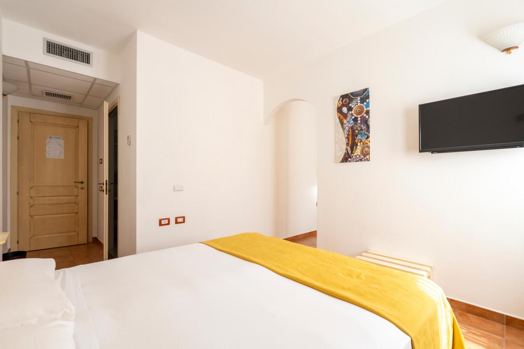 Hotel Marie Claire Lanusei Extérieur photo