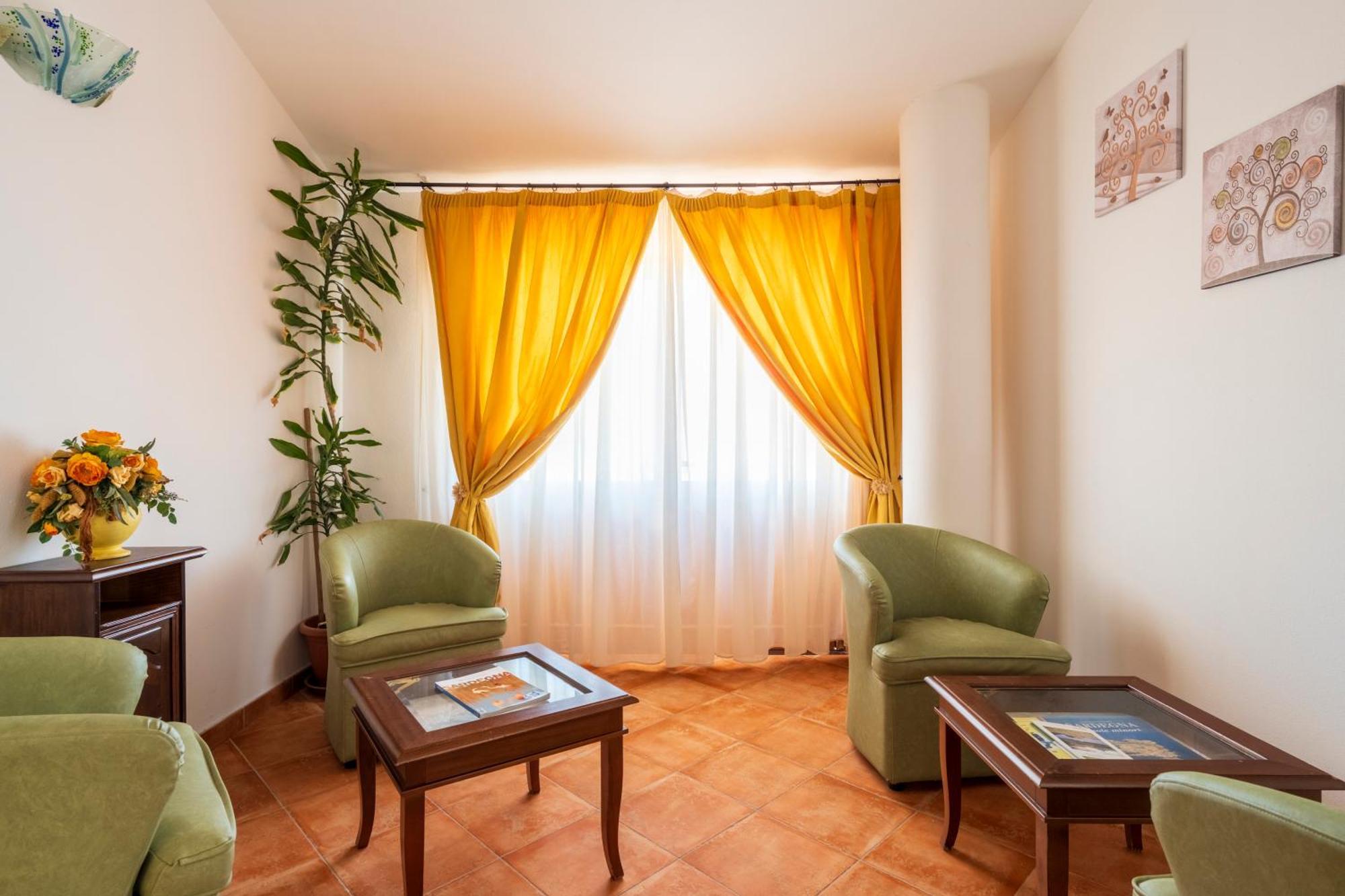 Hotel Marie Claire Lanusei Extérieur photo